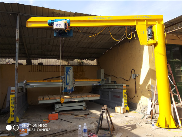 懸臂吊起重機